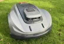 AI-Powered Robotic Lawnmower: Dodges Cats and Toys! Robotic lawnmower uses AI to dodge cats, toys