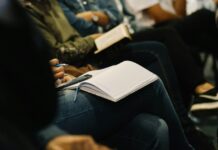 AI Revolutionizes Finance: 80,000 Workers to Be Trained AI reshapes finance jobs as 23 firms train 80,000 workers by 2028