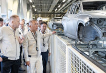 Is Europe Hyundai’s Atlas Robot’s Next Test Site?! (50 chars) Hyundai Motor Group Executive Chair Chung Euisun (second from left) visits Hyundai Motor Manufacturing Czech in Nosovice on Sep. 19, 2024. (Hyundai Motor Group)